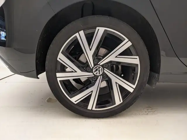 Volkswagen Golf view 9