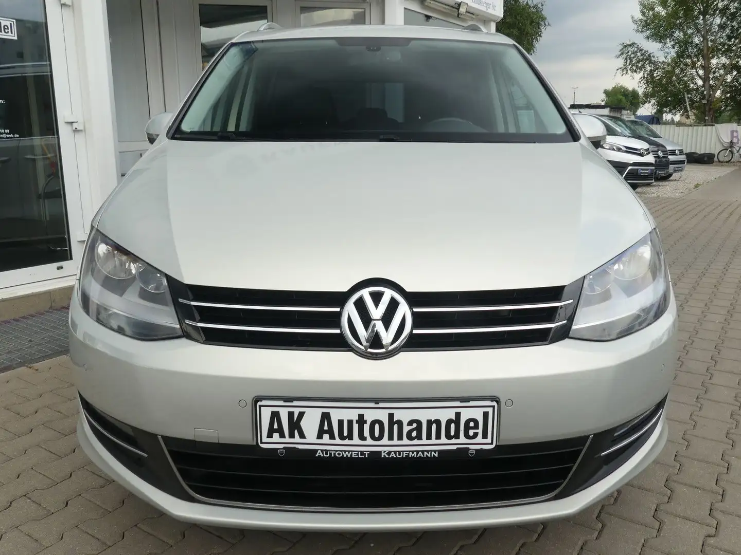 Volkswagen Sharan Highline BMT Aut Nav Ambiente Family Silber - 2