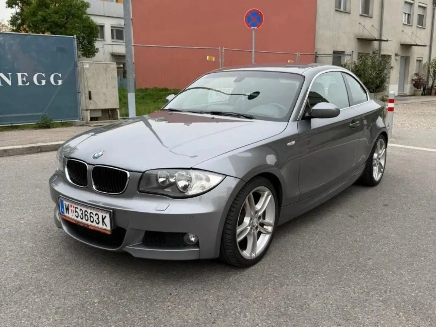 BMW 120 120d Coupé Aut. Grau - 1