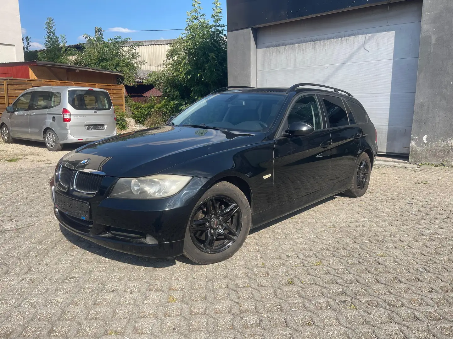 BMW 320 320d Schwarz - 1