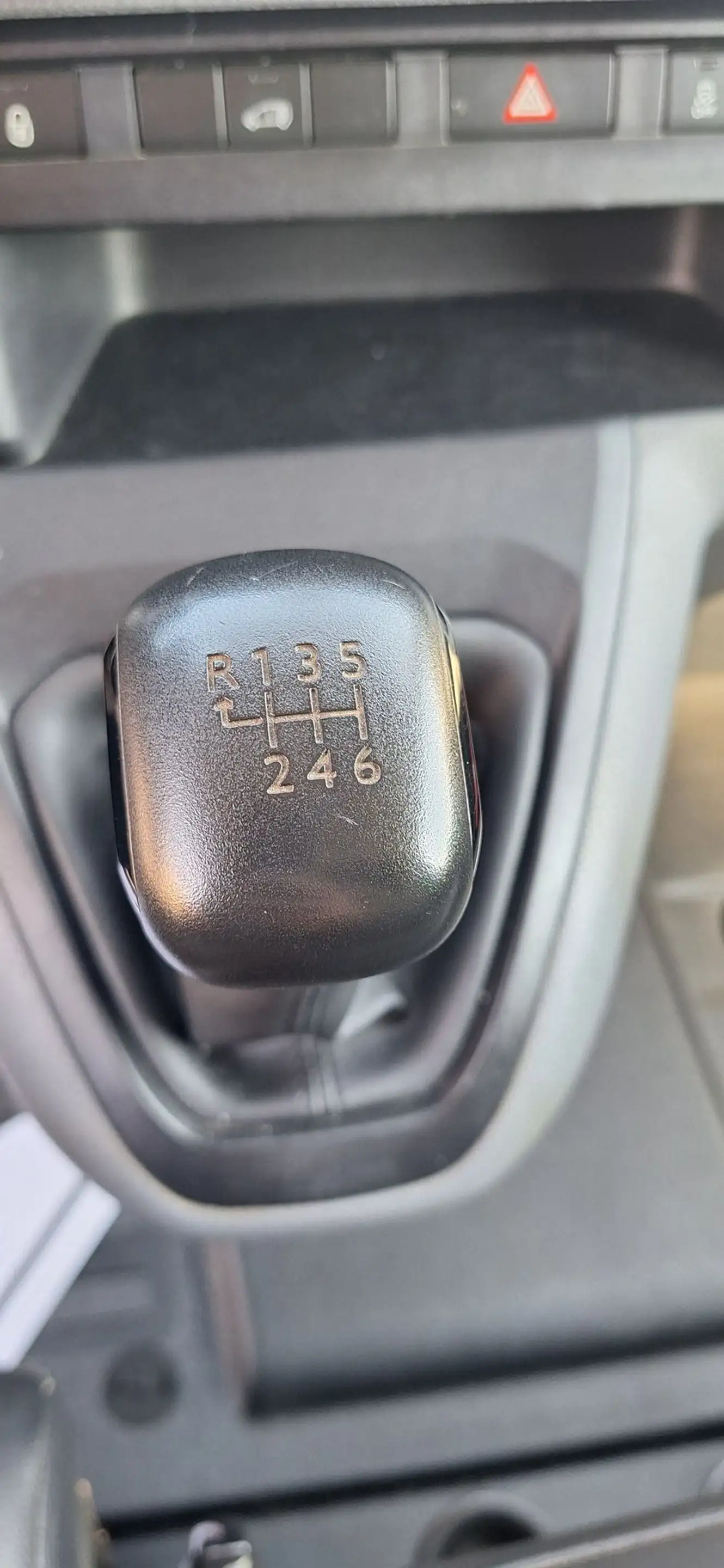 Peugeot Expert Standard Premium L2 BlueHDi S/S — photo 15