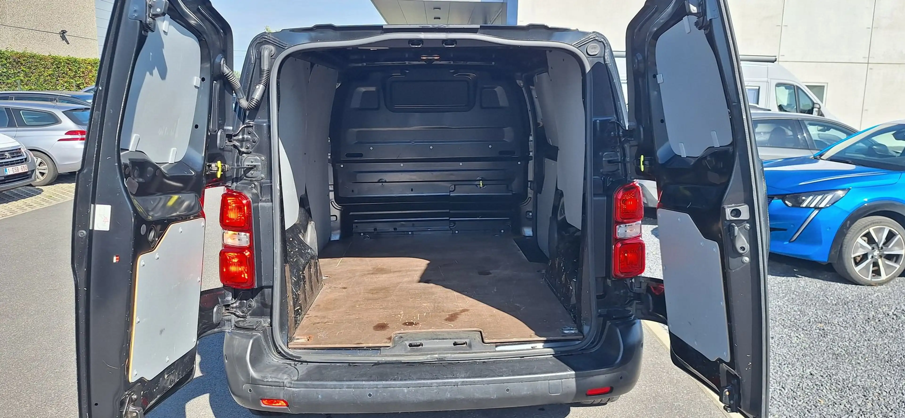 Peugeot Expert Standard Premium L2 BlueHDi S/S — photo 5