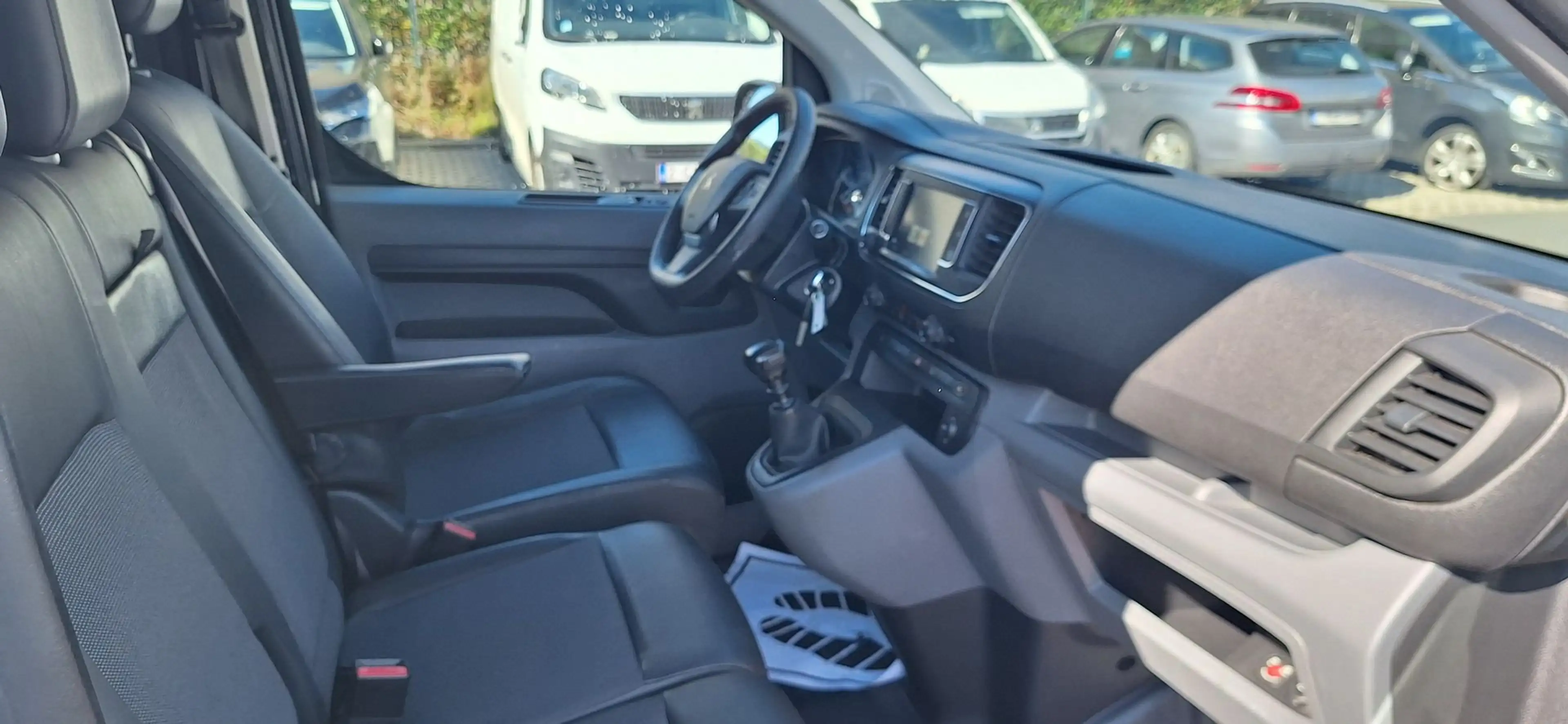Peugeot Expert Standard Premium L2 BlueHDi S/S — photo 7