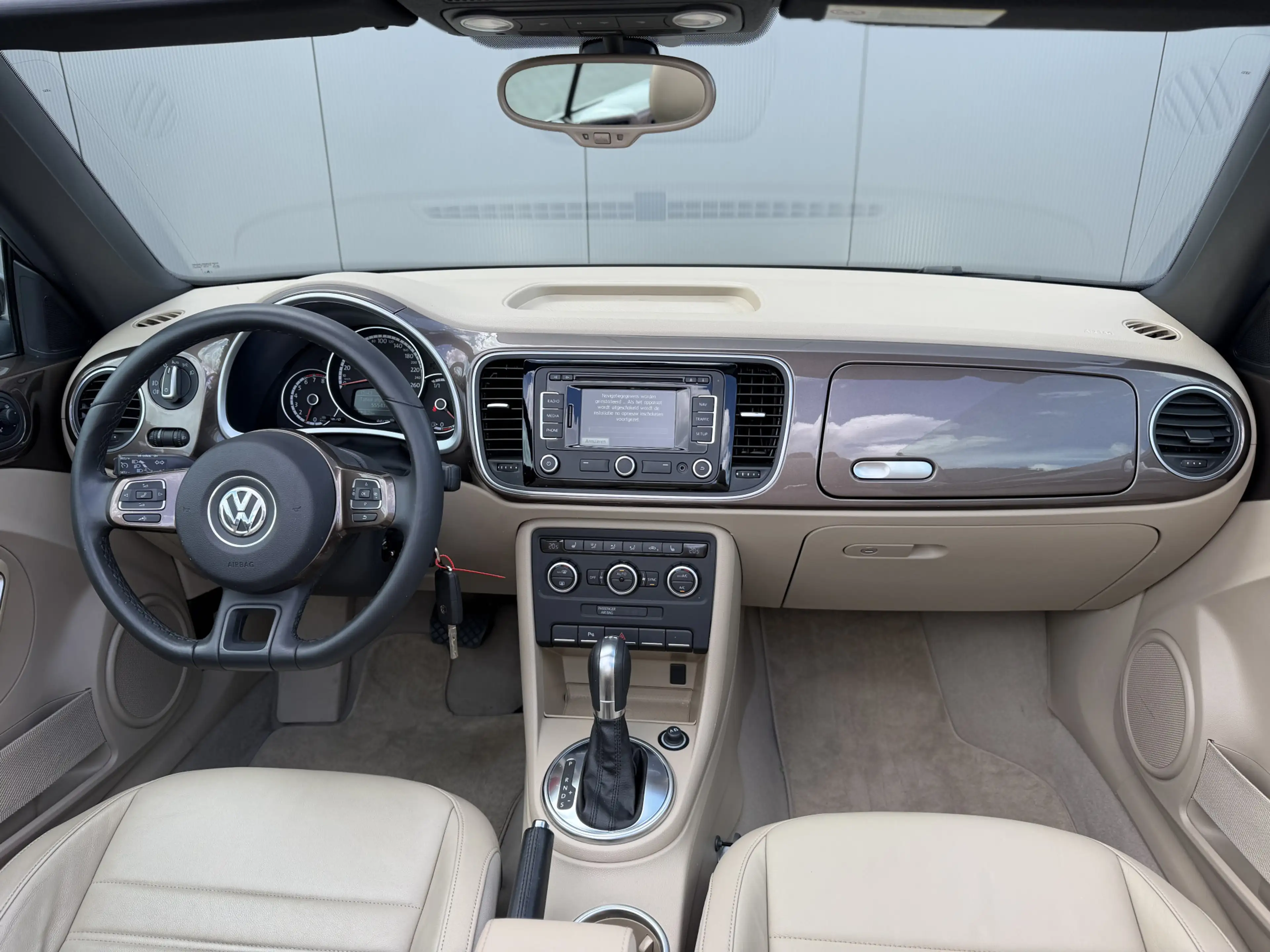 Volkswagen Beetle Cabriolet 1.4 TSI 160pk DSG 70's Edition | 18" | X — photo 6