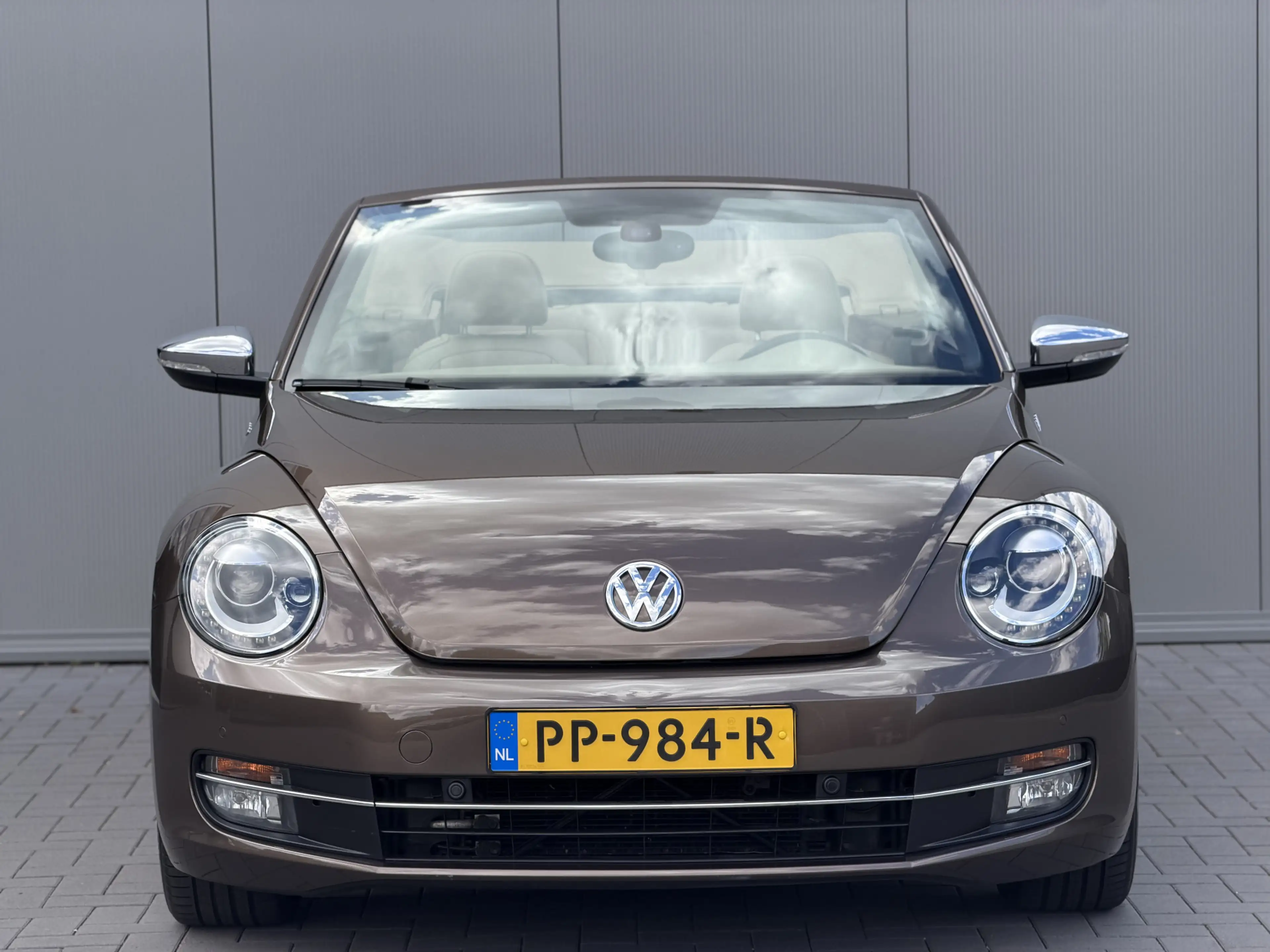 Volkswagen Beetle Cabriolet 1.4 TSI 160pk DSG 70's Edition | 18" | X — photo 12