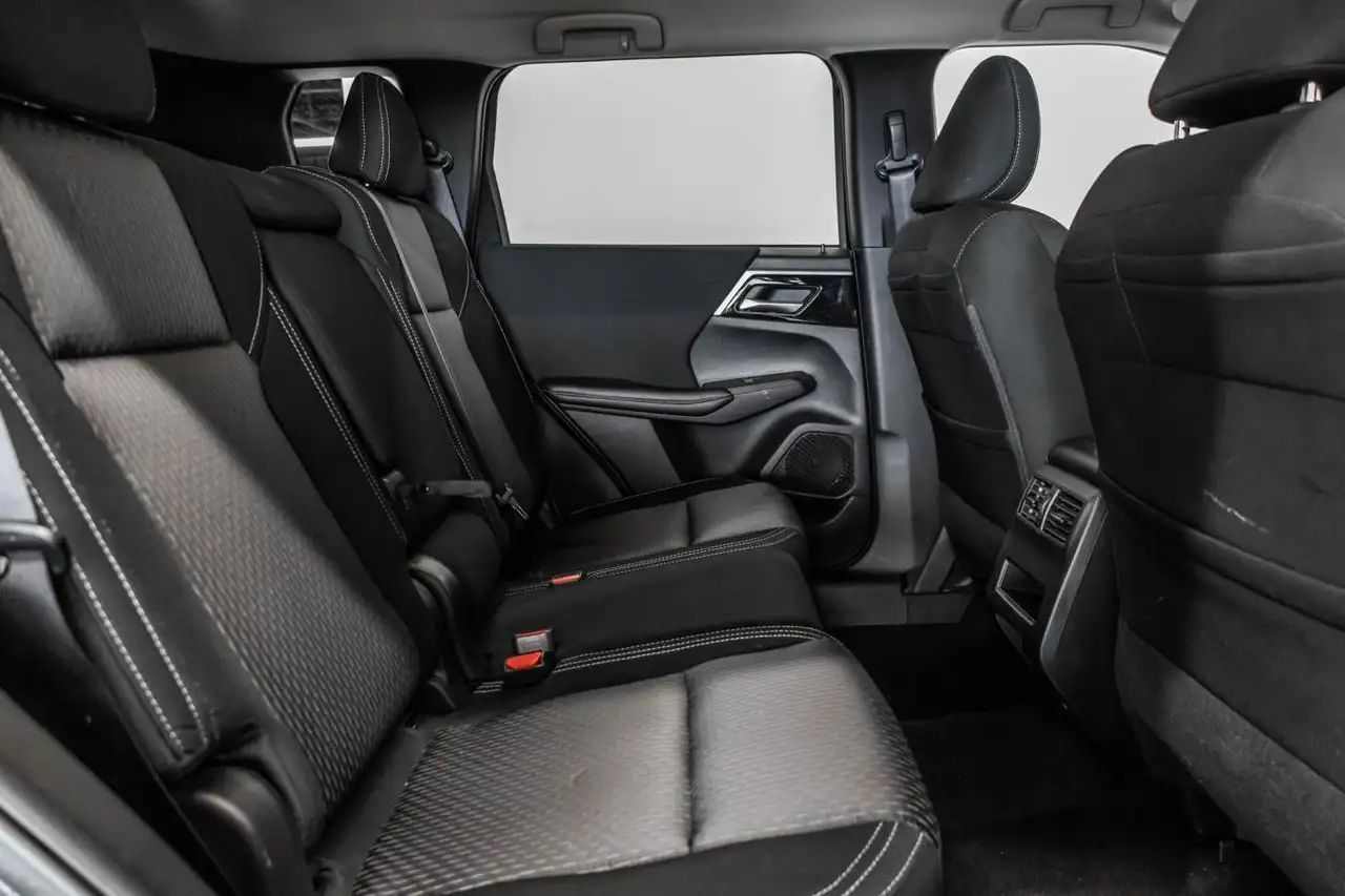 Mitsubishi Outlander снимка Mitsubishi Outlander