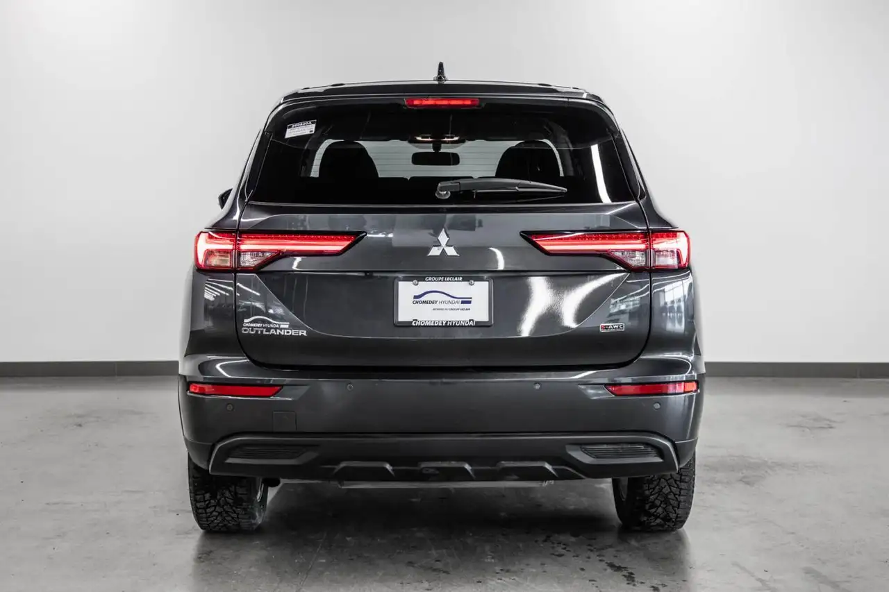 Mitsubishi Outlander снимка Mitsubishi Outlander
