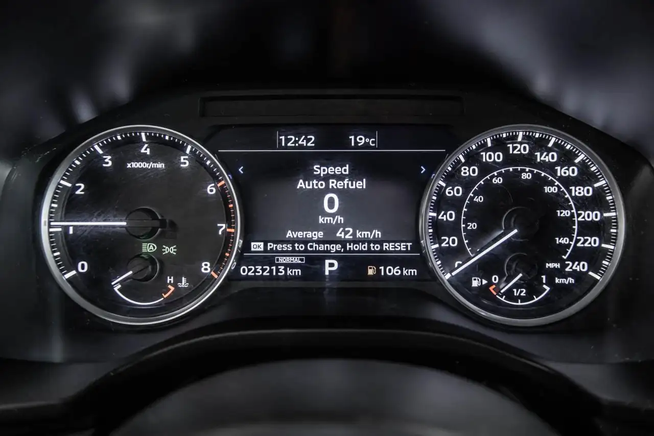 Mitsubishi Outlander снимка Mitsubishi Outlander