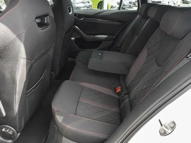 Skoda Octavia view 14