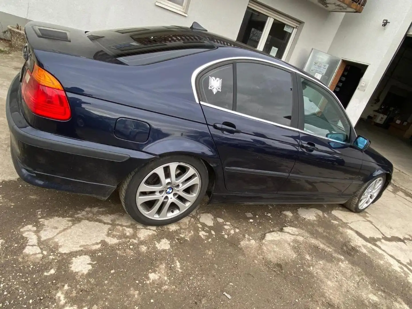 BMW 328 328i Schwarz - 2