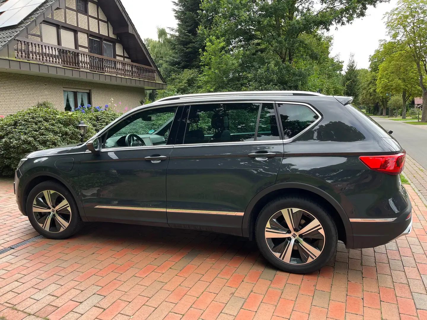SEAT Tarraco Tarraco 1.4 E-HYBRID,AHK, 33 Monate Werksgarantie Grau - 2