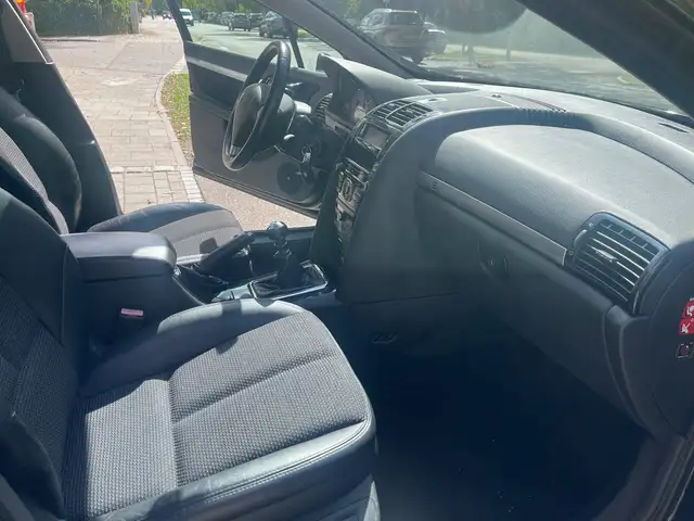 Peugeot 407 view 13