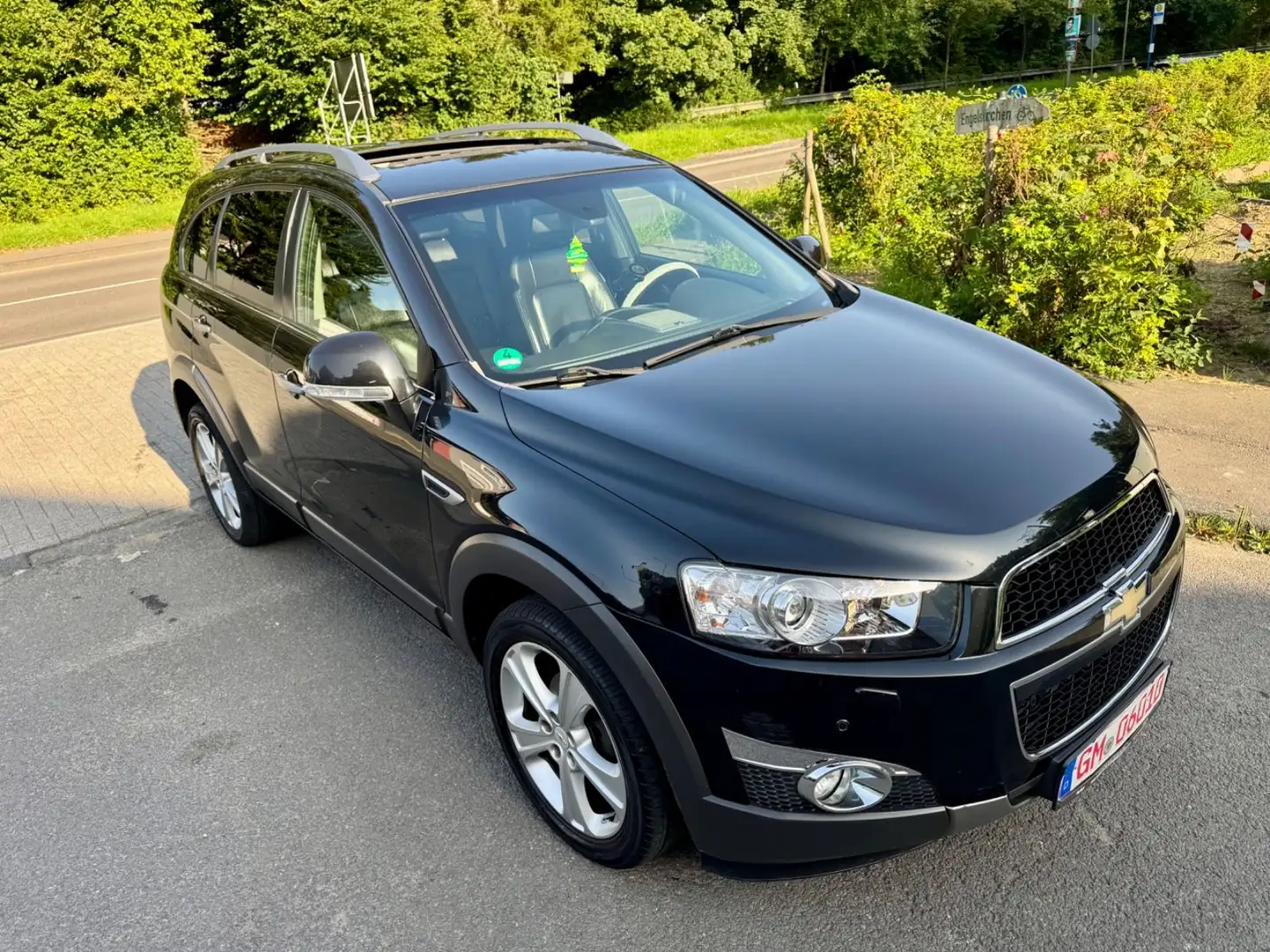 Chevrolet Captiva 2.2 D 4WD LederNaviSchiebedach7SitzTop Schwarz - 2