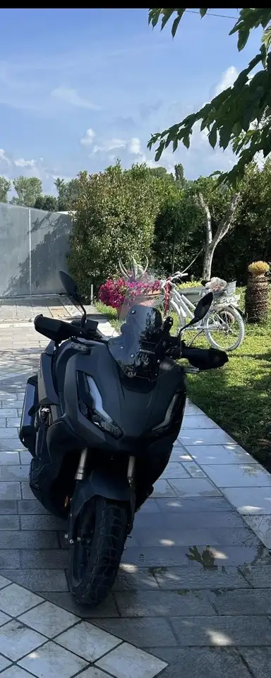 Honda ADV 350