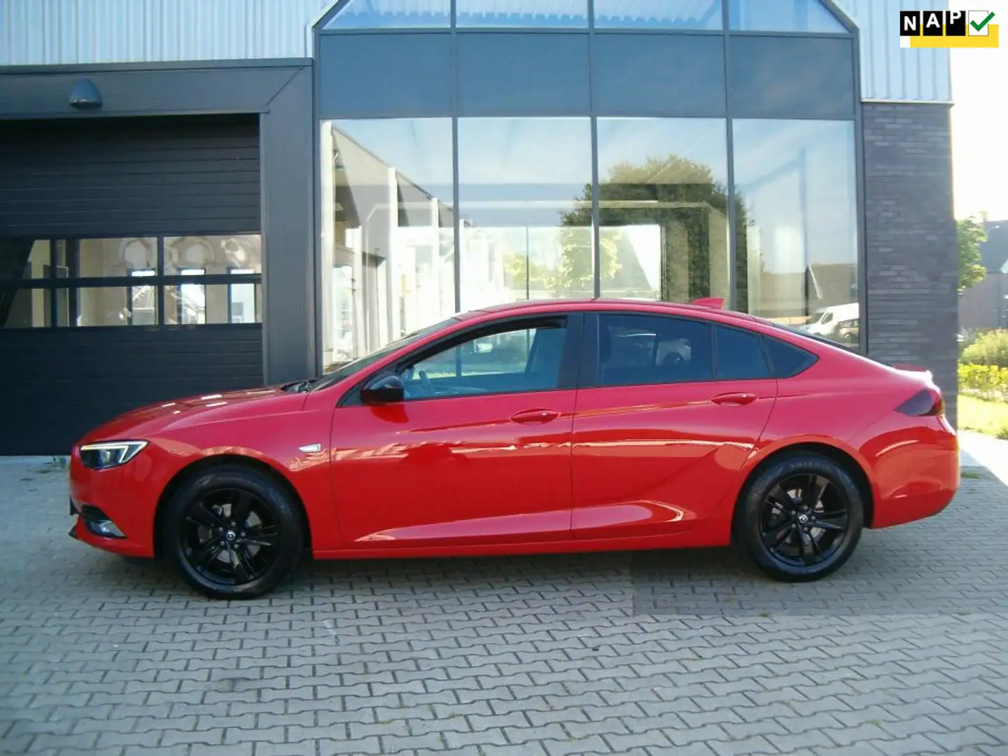 Opel Insignia Grand Sport 1.5 Turbo Online Edition Rood - 1