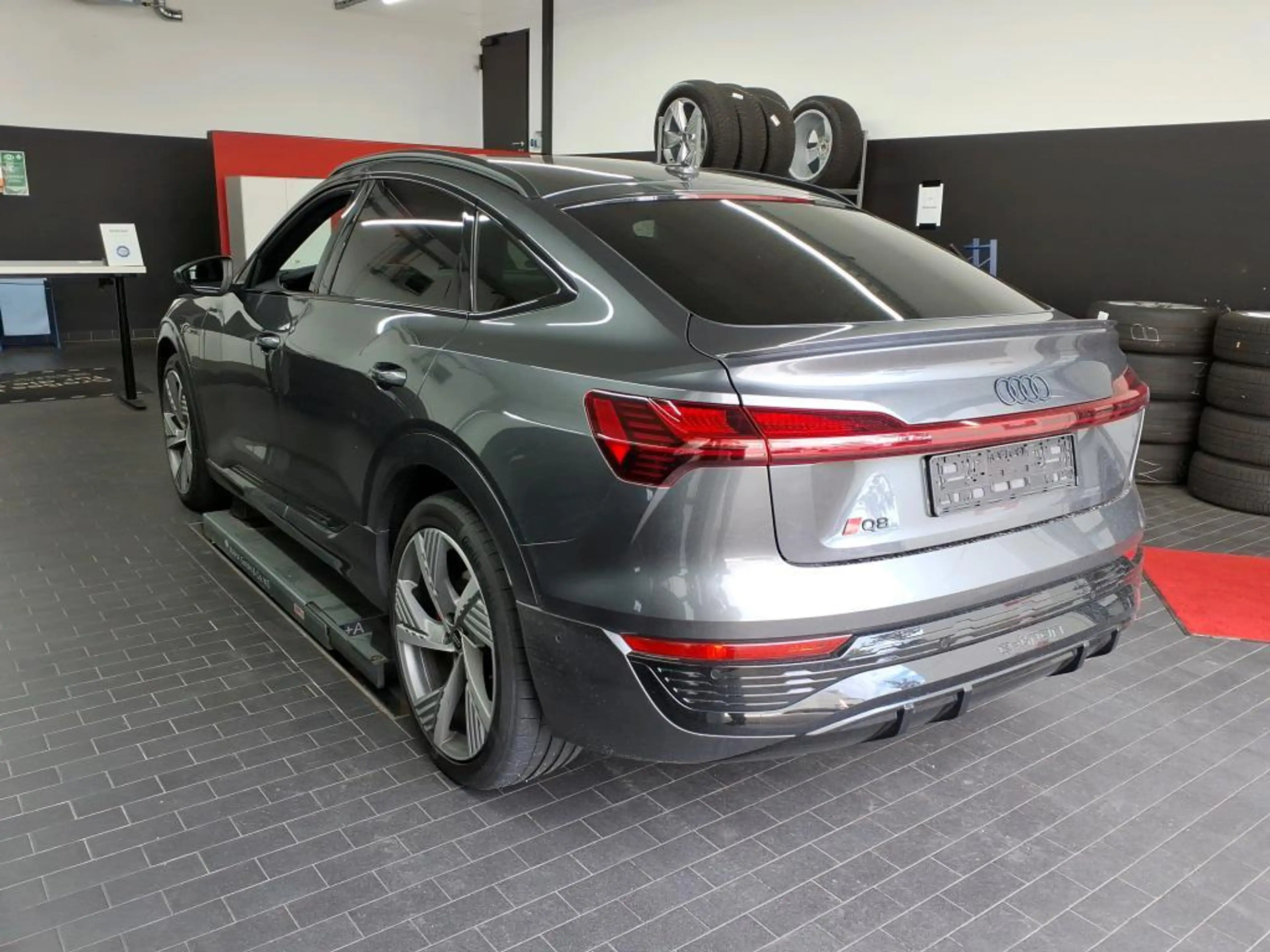 Audi Q8 e-tron Sportback 55 2x S line ACC AHK HuD B&O — photo 5