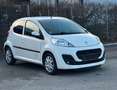 Peugeot 107 TÜV + INSPEKTION + REIFEN + BREMSEN NEU !!! Weiß - thumbnail 1