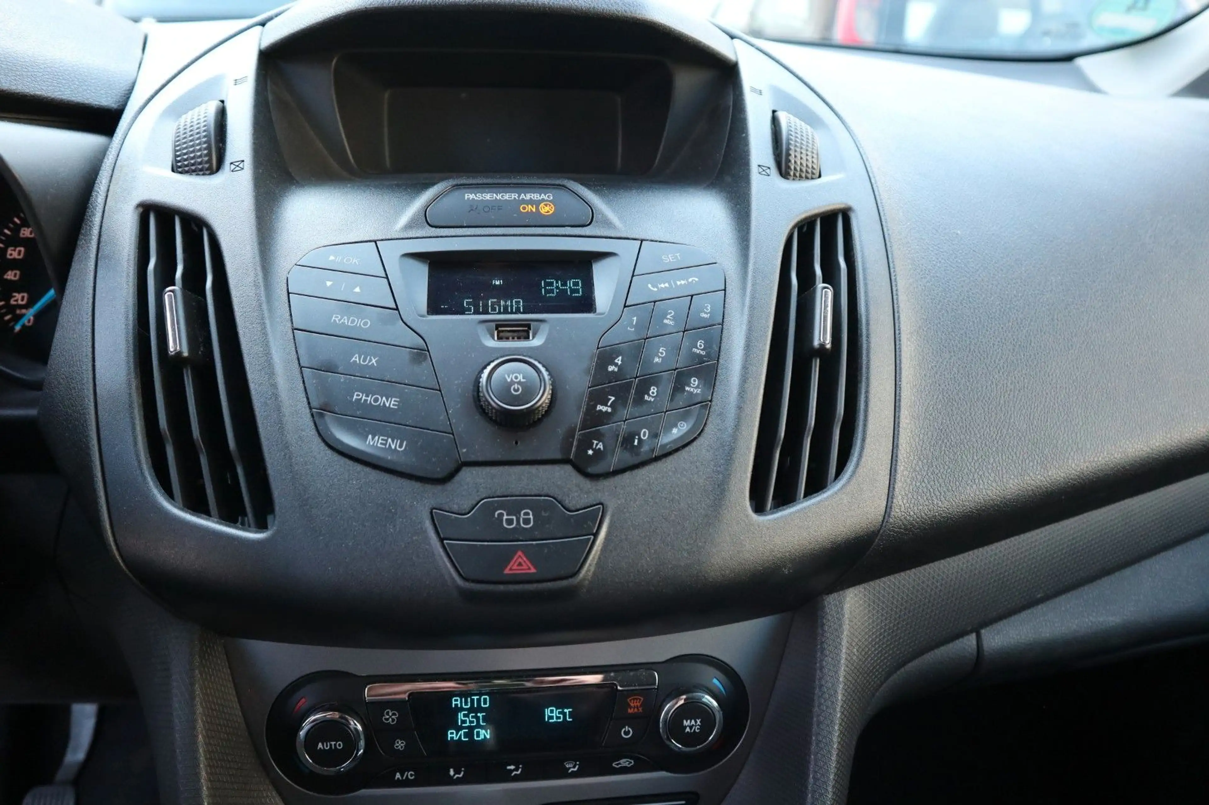 Ford Tourneo Connect Trend Service & TÜV NEU — photo 20