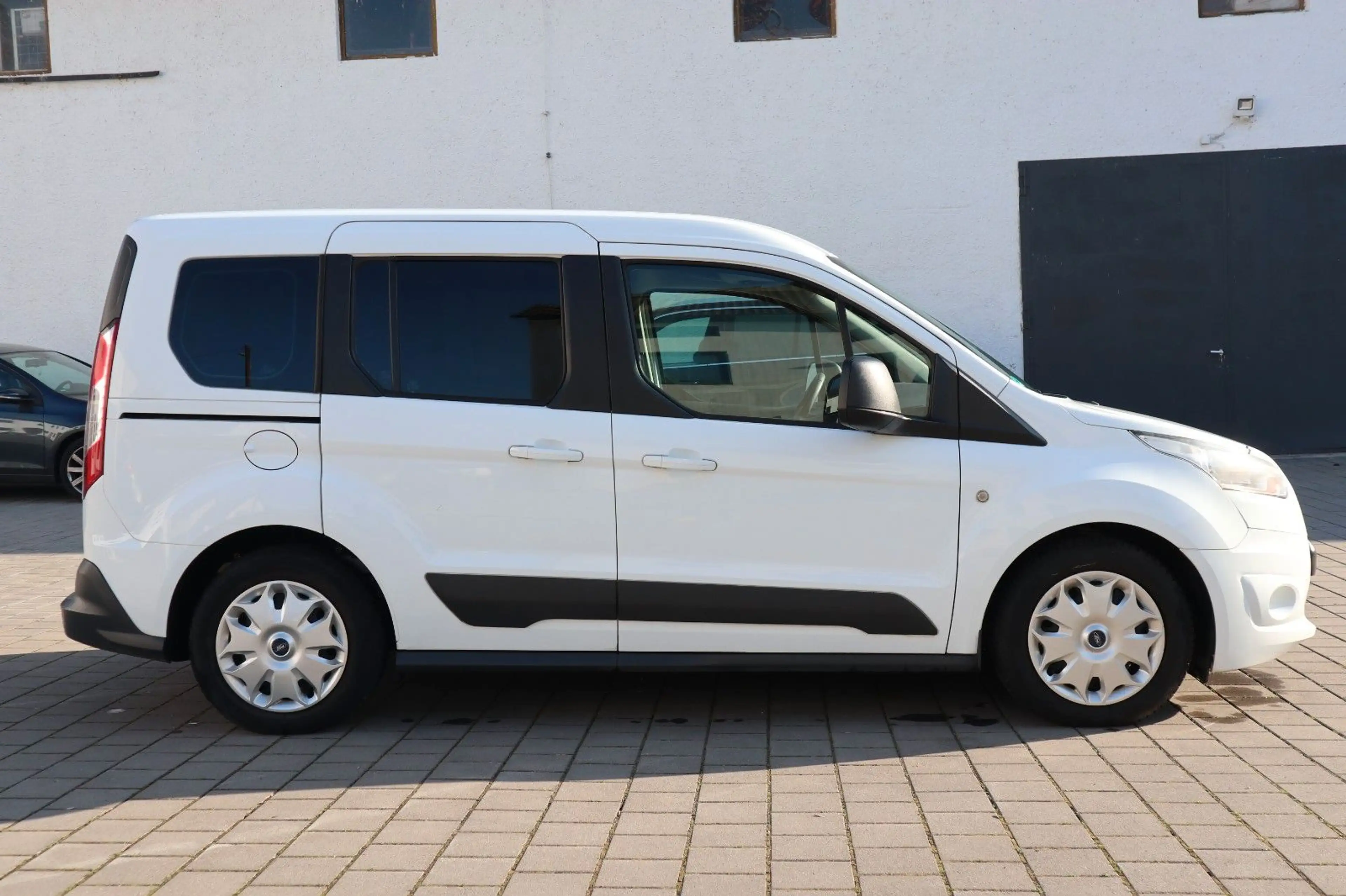 Ford Tourneo Connect Trend Service & TÜV NEU — photo 4