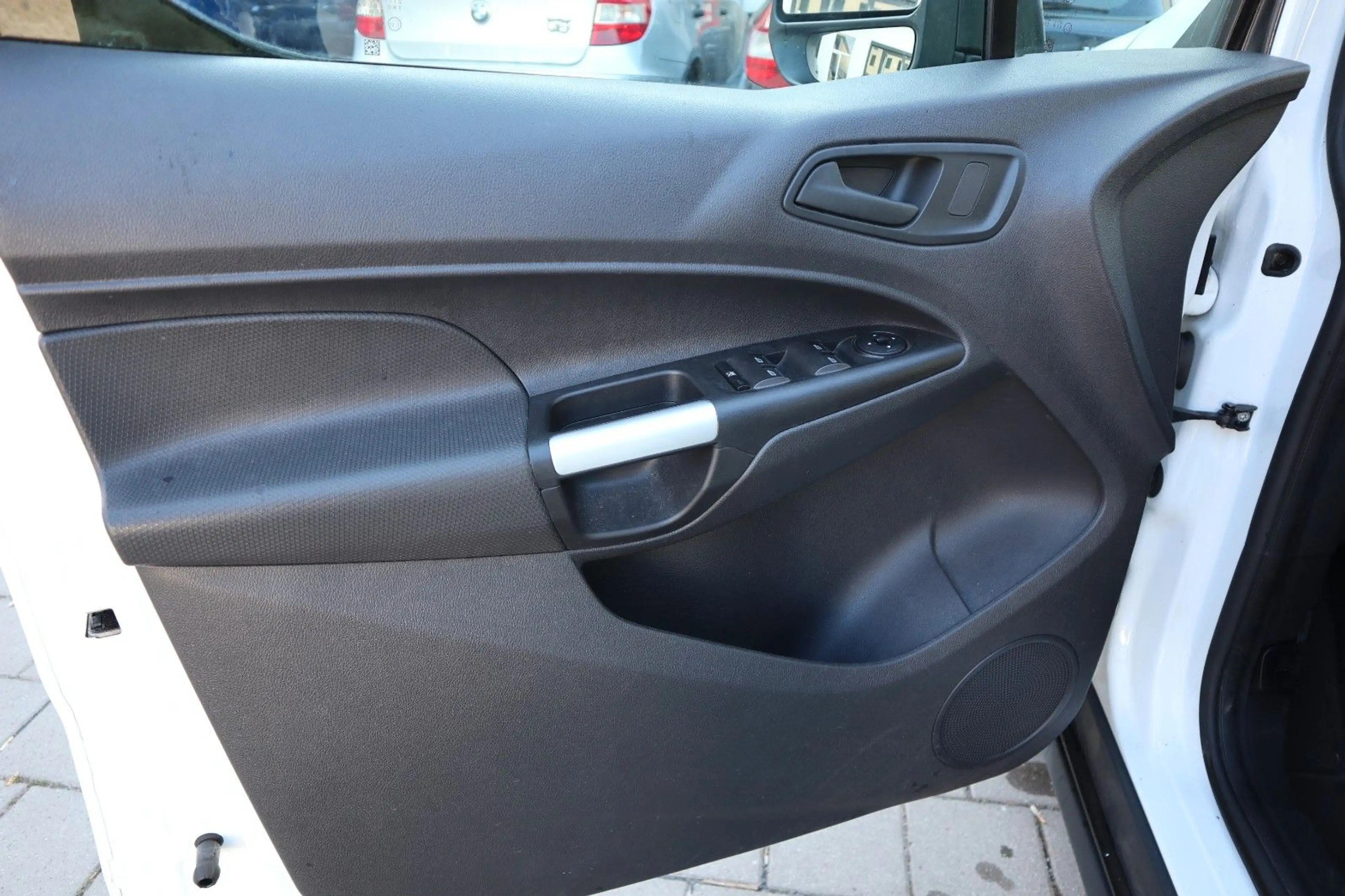 Ford Tourneo Connect Trend Service & TÜV NEU — photo 16