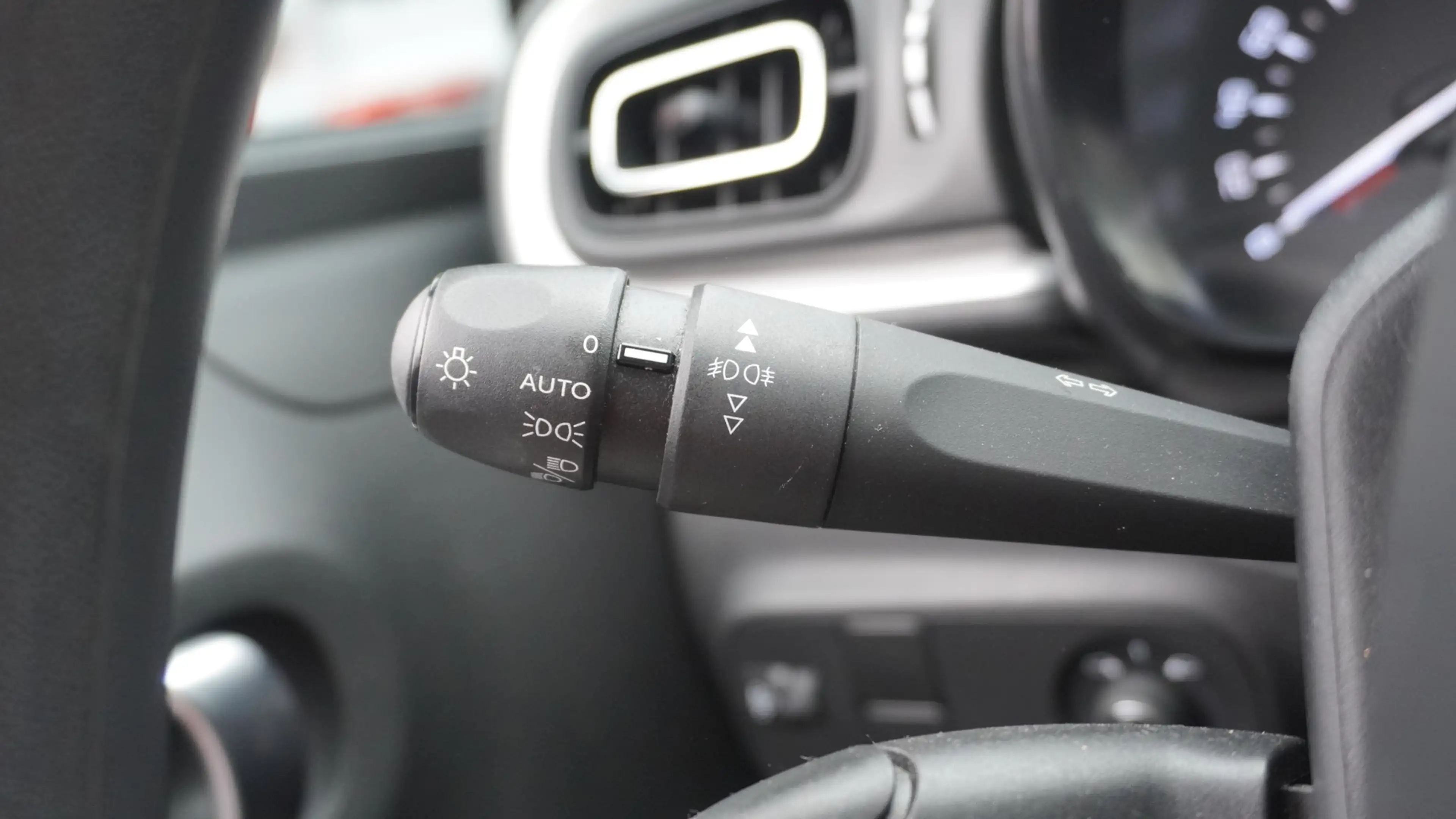 Citroen C3 PureTech 83 Shine LED Tempomat AppConnect — photo 15