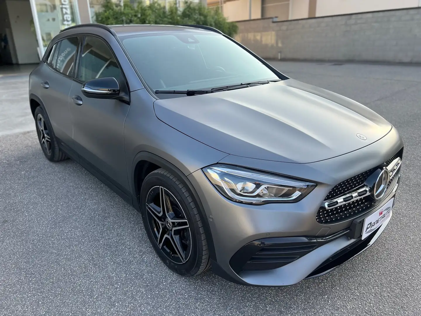 Mercedes-Benz GLA 200 d Premium AMG NIGHT auto OPACA!! VIRTUAL/LED/19; Šedá - 1