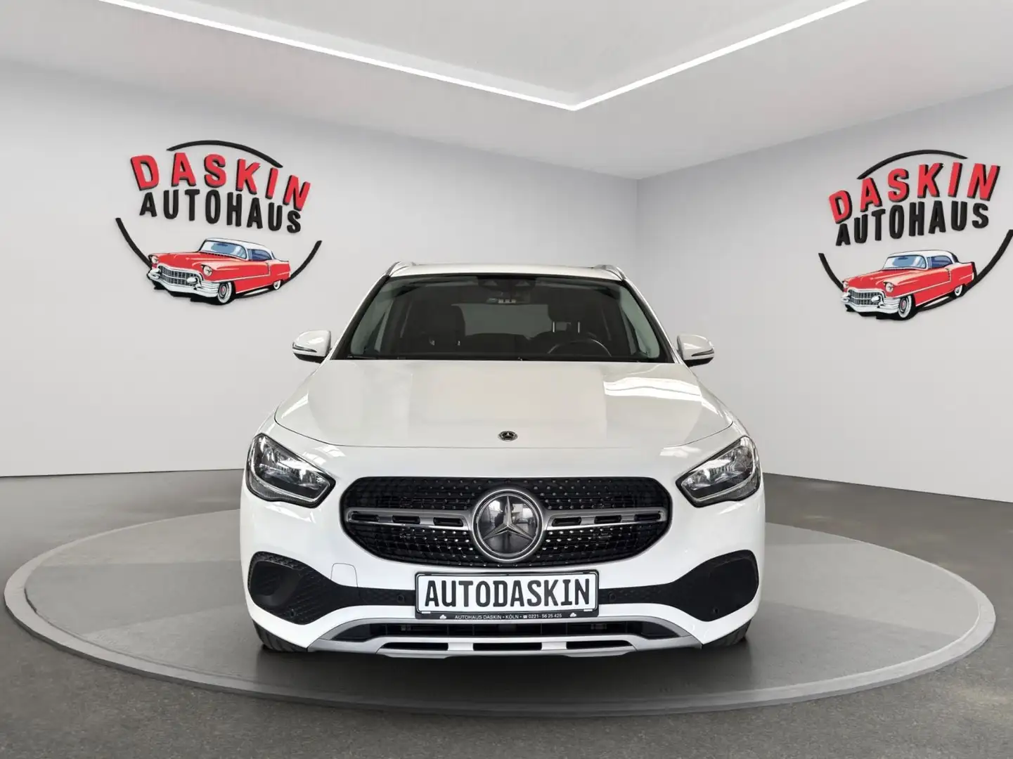 Mercedes-Benz GLA 180 *KAMERA**AUTOMATIK*TÜV+AU NEU Weiß - 2