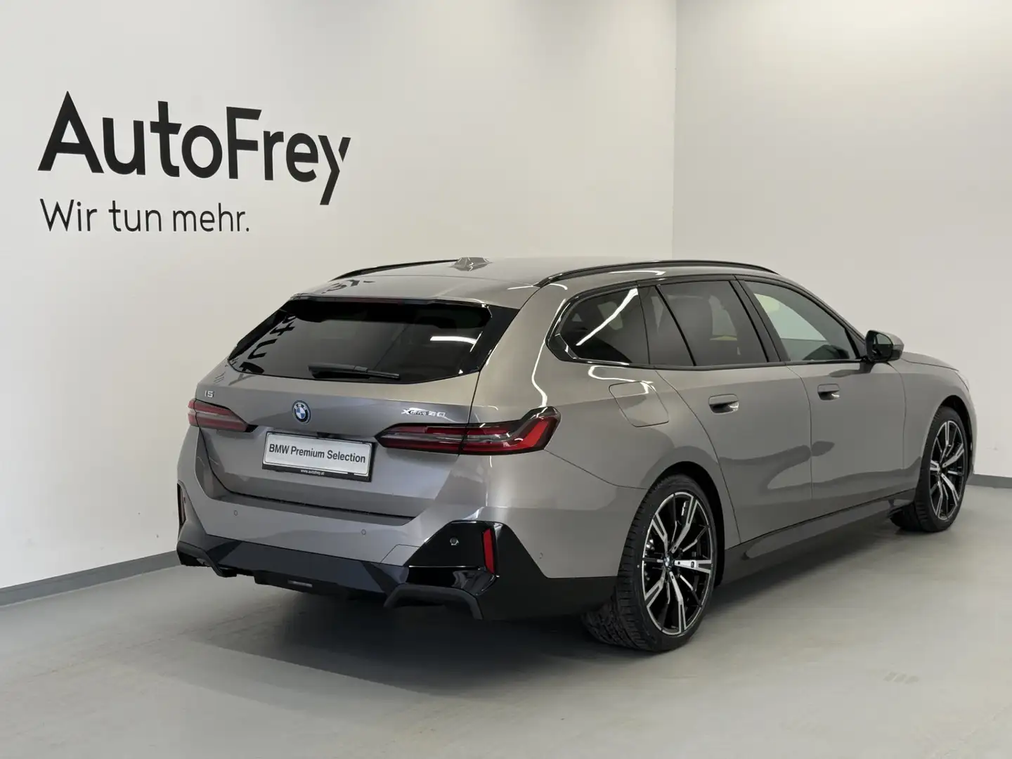 BMW i5 xDrive40 Grau - 2