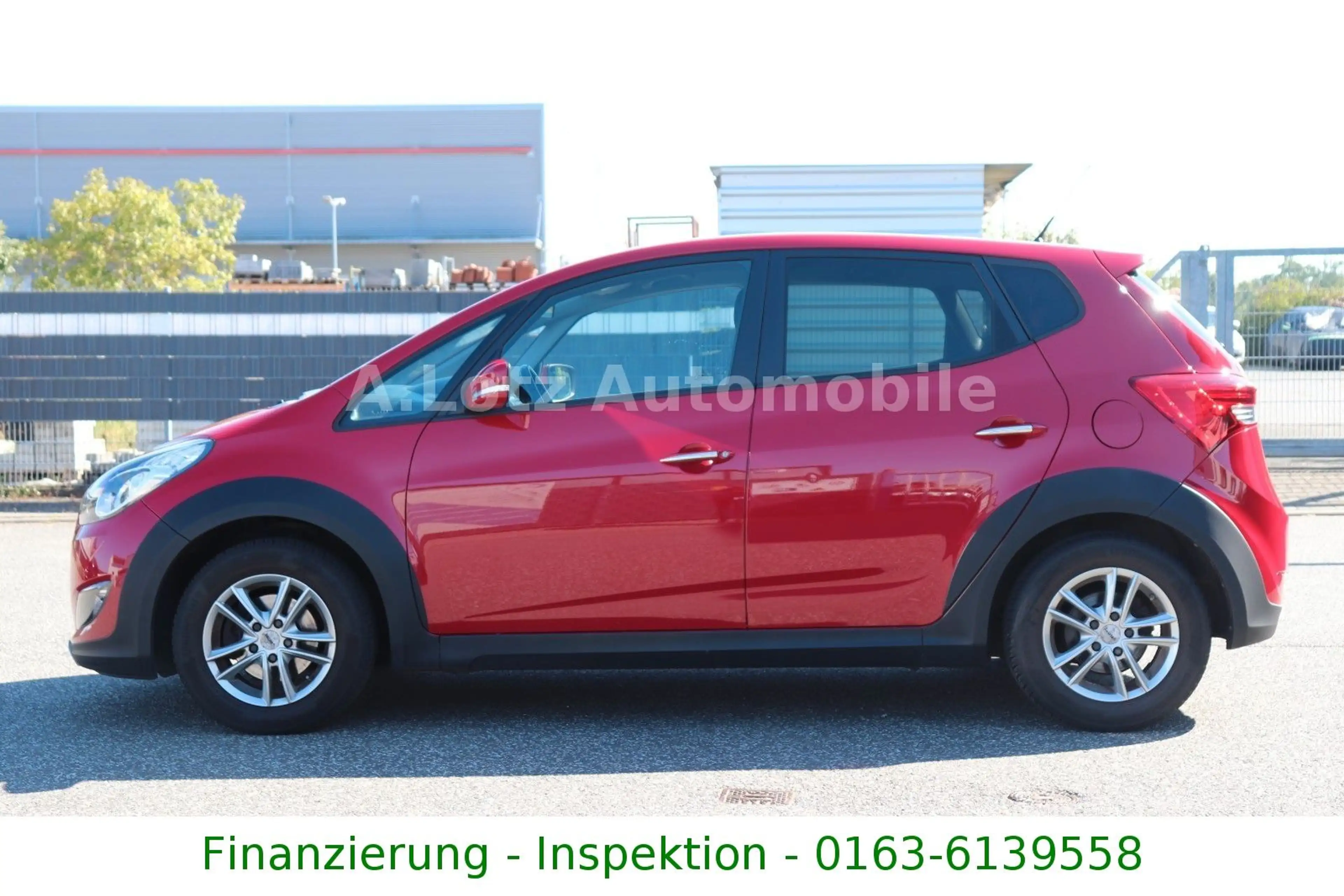 Hyundai iX20 Crossline — photo 2