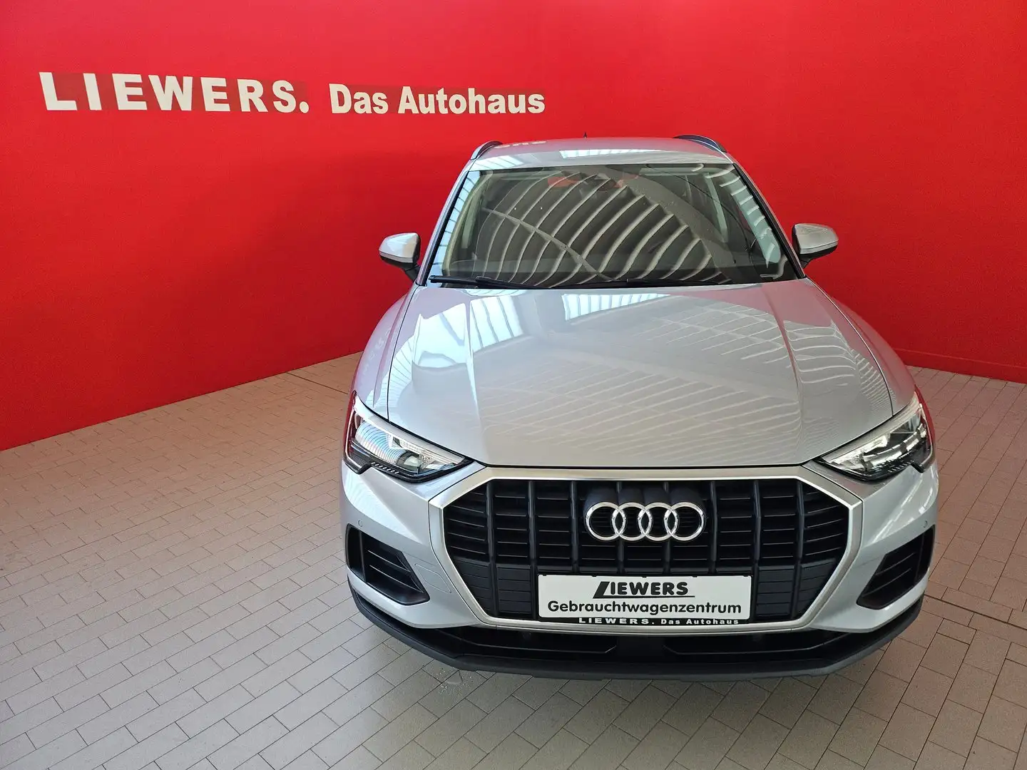 Audi Q3 35 TDI Silber - 2