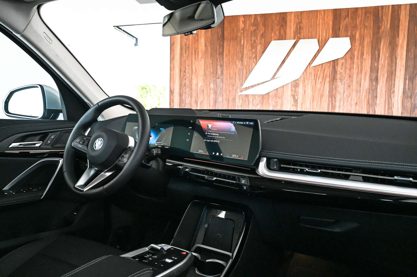 BMW IX1 EDrive20 - 2024 - Joinsteer - #17
