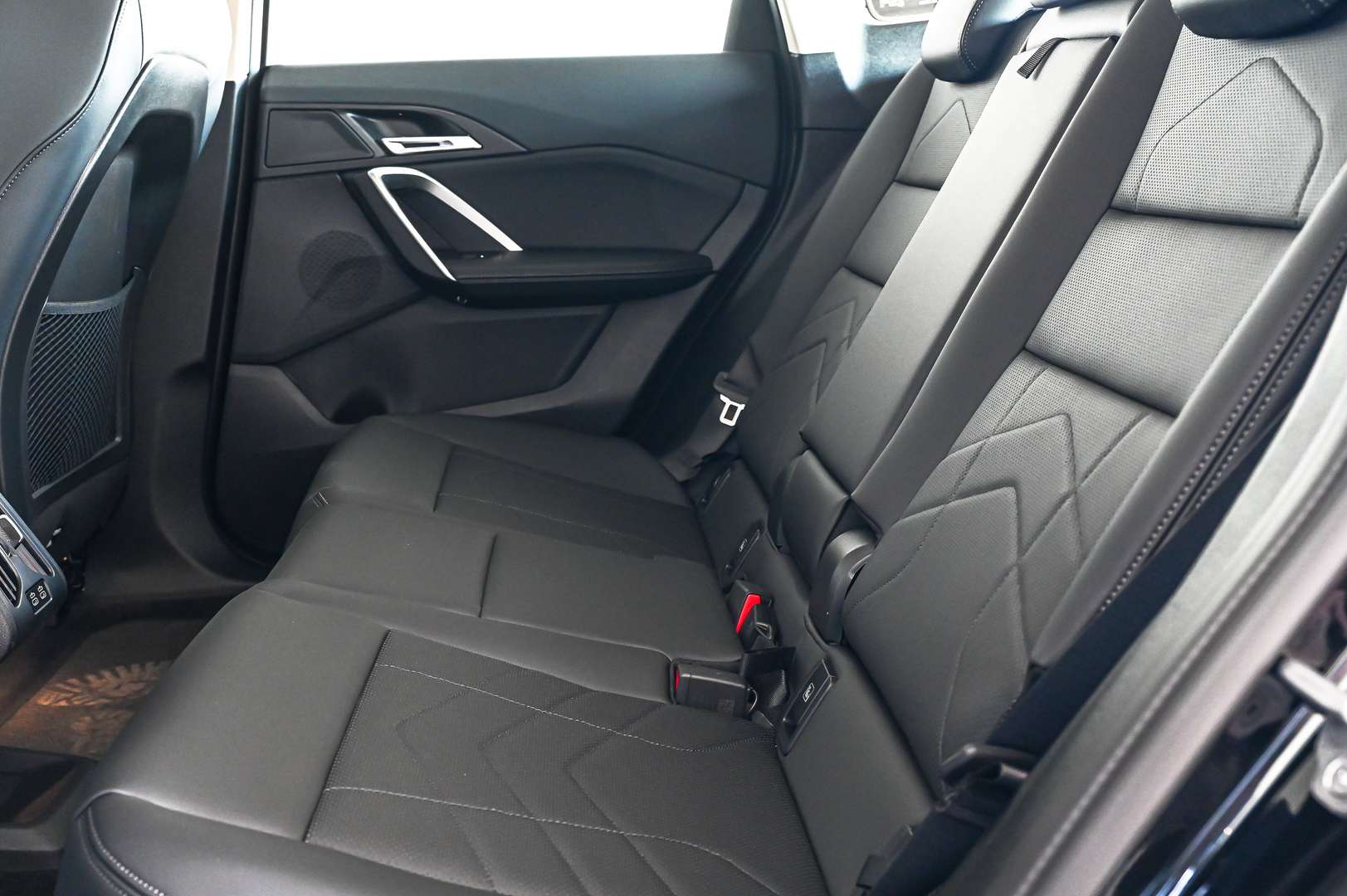 BMW IX1 EDrive20 - 2024 - Joinsteer - #28