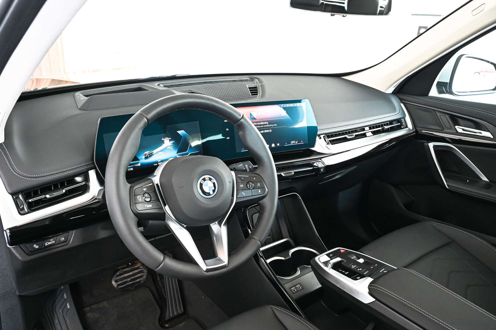 BMW IX1 EDrive20 - 2024 - Joinsteer - #25