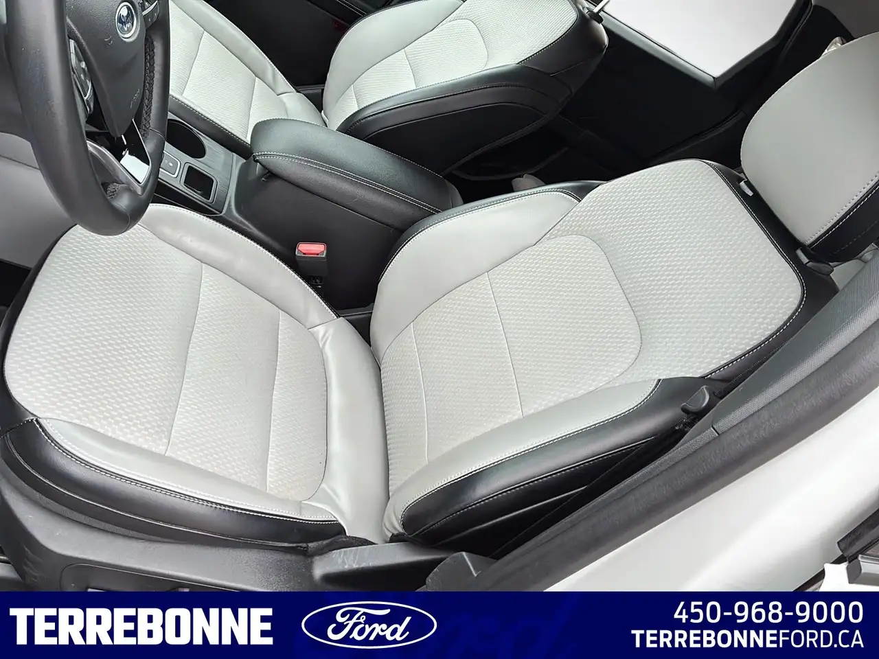 Ford Escape снимка Ford Escape