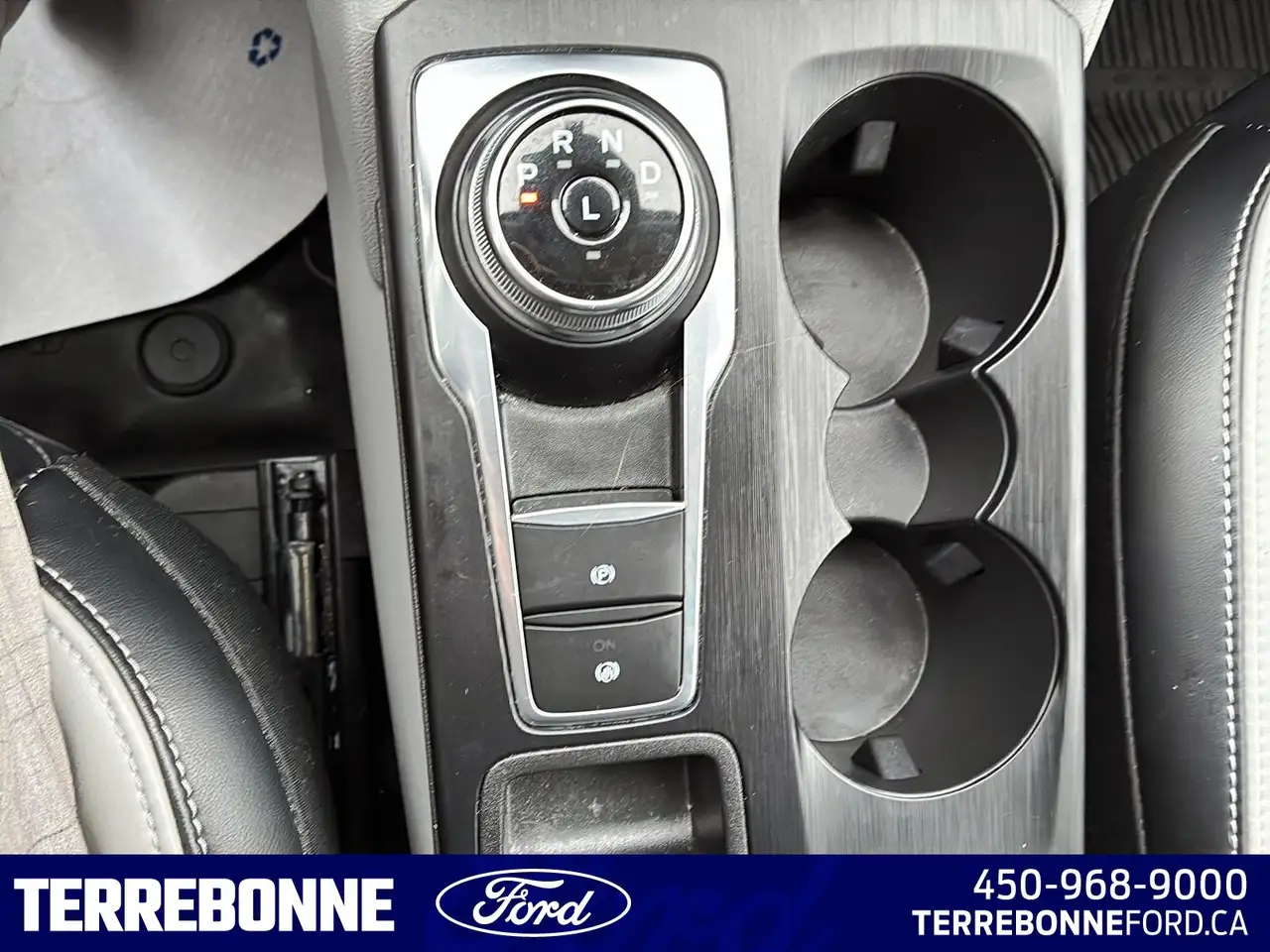 Ford Escape снимка Ford Escape