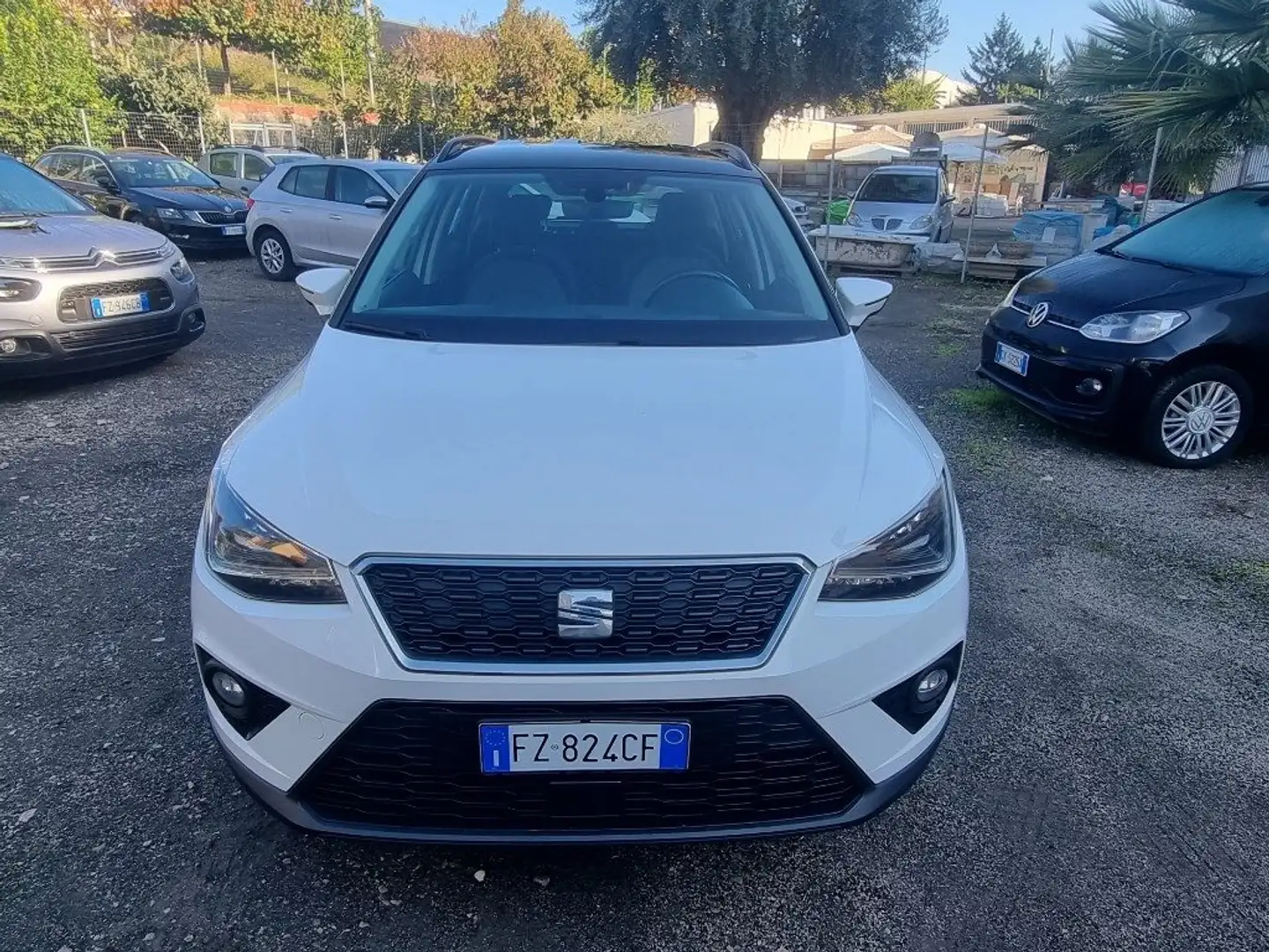 SEAT Arona 1.0 TGI Black Edition Weiß - 1