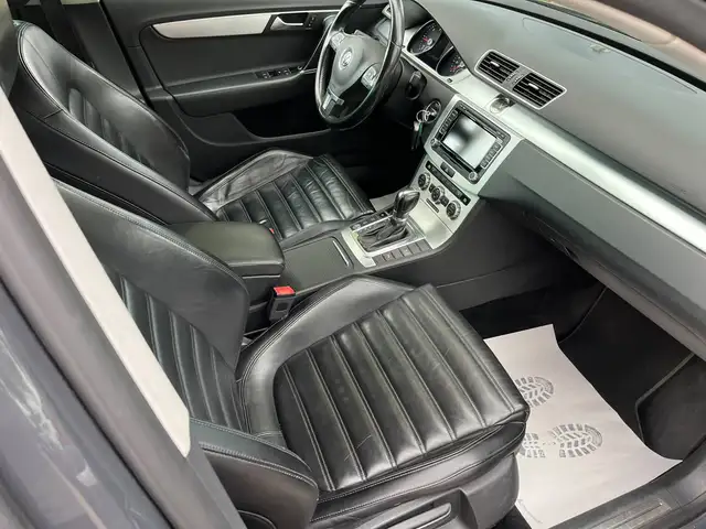 Volkswagen Passat view 8