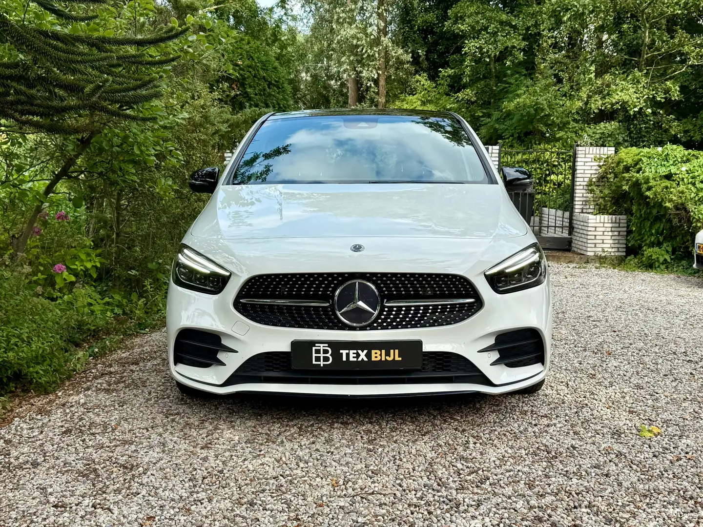 Mercedes-Benz B 200 AMG|Pano|Burmester|Camera Wit - 2