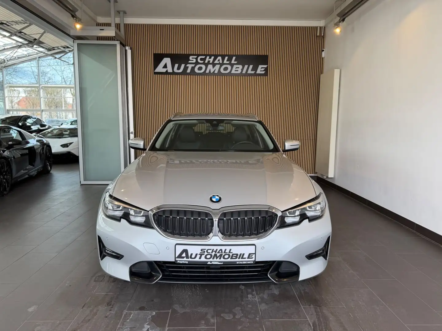 BMW 320 i Touring *SportLine/KAMERA/LED/Keyless/Ambie Silber - 2