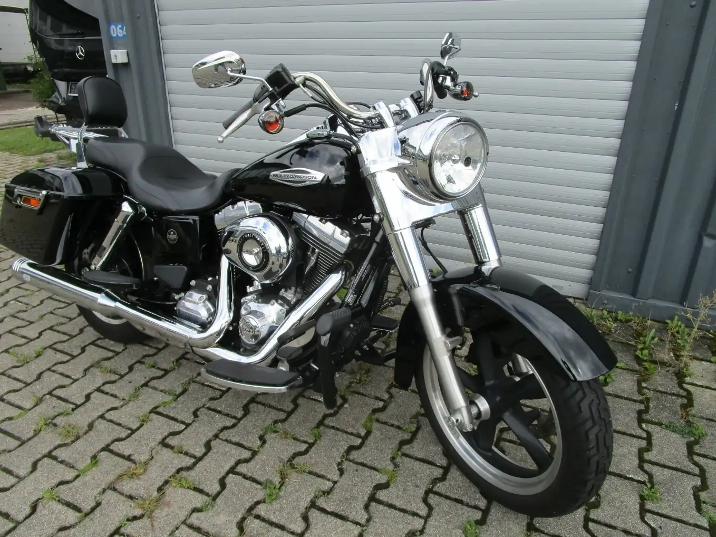Harley-Davidson Switchback Dyna 103 FLD nur 4.000 Kilometer Zwart - 1