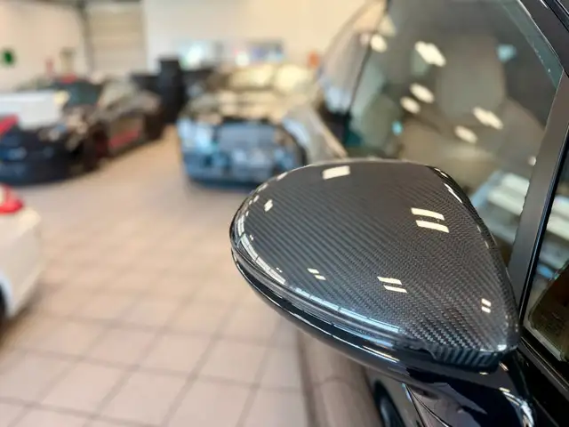 Porsche Cayenne view 8
