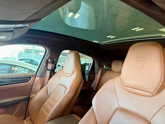 Porsche Cayenne view 11