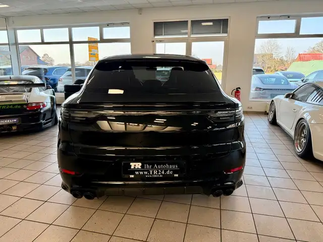 Porsche Cayenne view 4