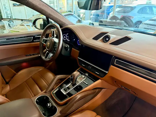 Porsche Cayenne view 20