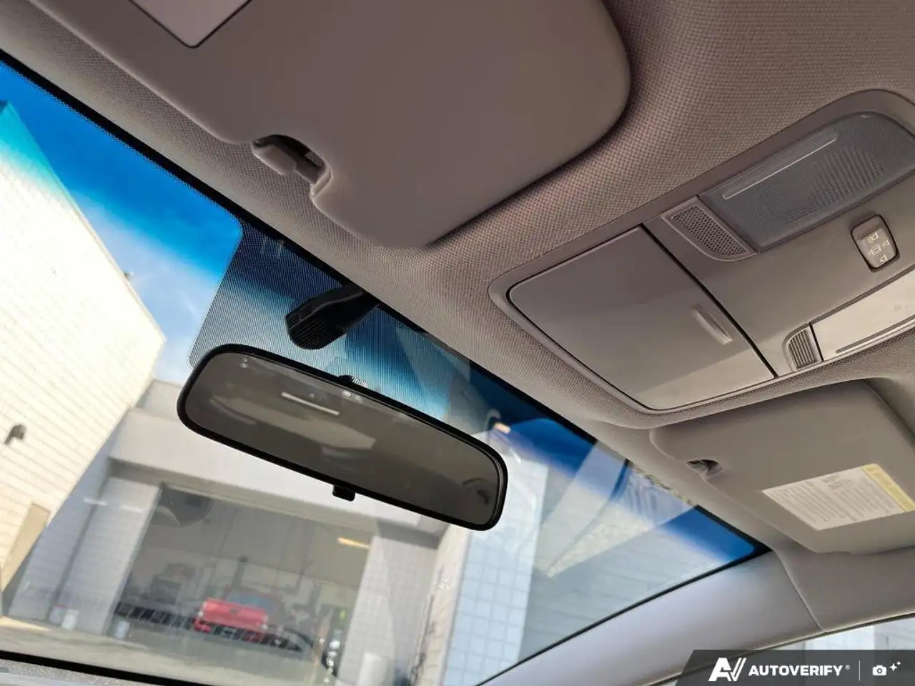 Hyundai IONIQ photo Hyundai IONIQ