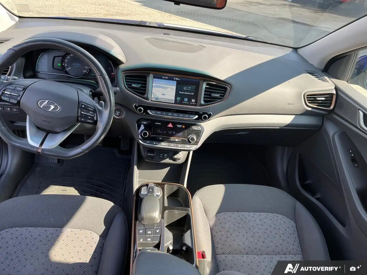 Hyundai IONIQ photo Hyundai IONIQ