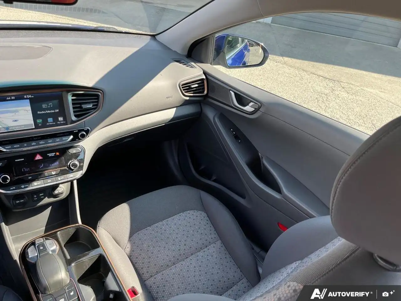 Hyundai IONIQ photo Hyundai IONIQ