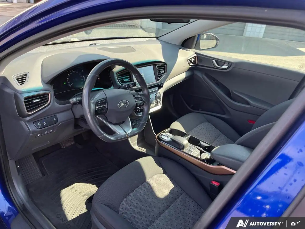 Hyundai IONIQ photo Hyundai IONIQ