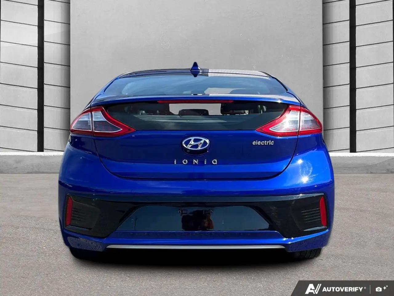 Hyundai IONIQ photo Hyundai IONIQ