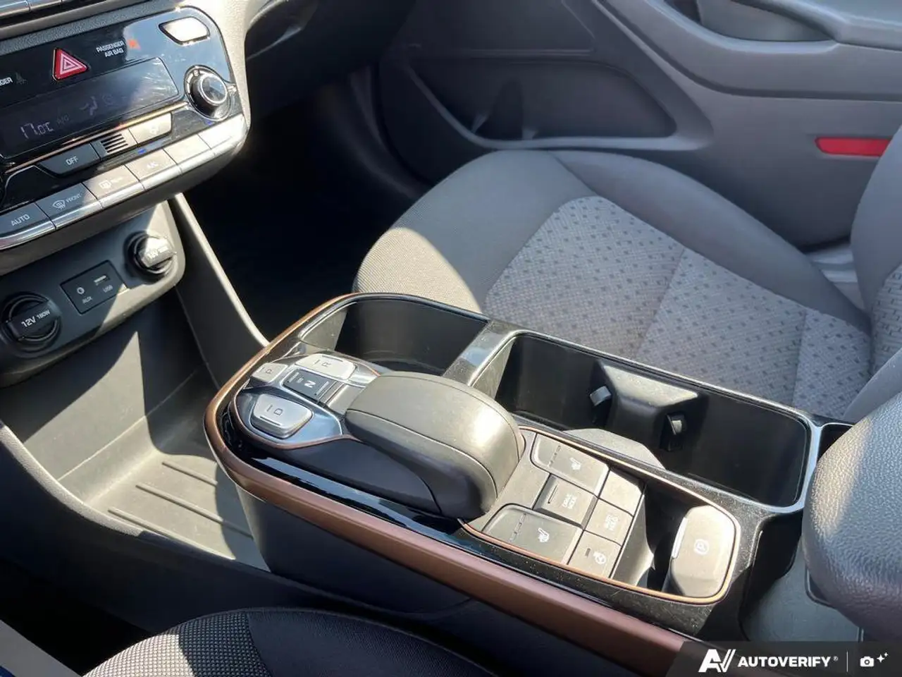 Hyundai IONIQ photo Hyundai IONIQ